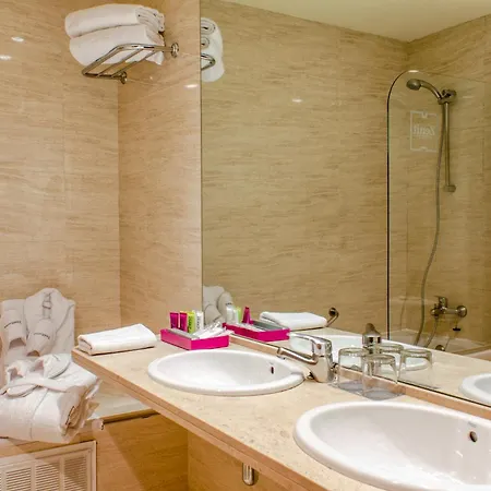 Zenit Don Yo Hotell 4*