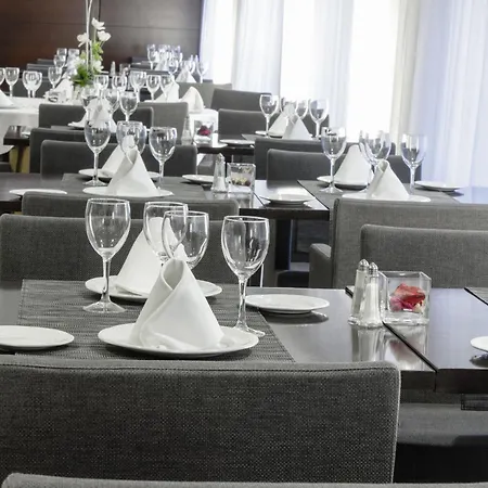 Hotell Zenit Don Yo 4*