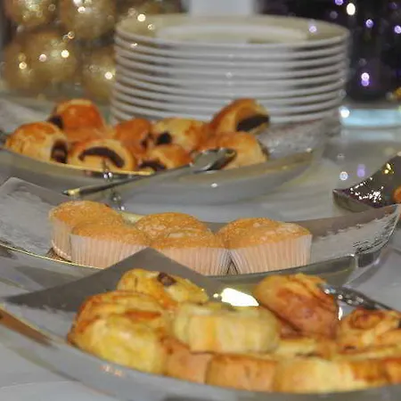 Zenit Don Yo מלון